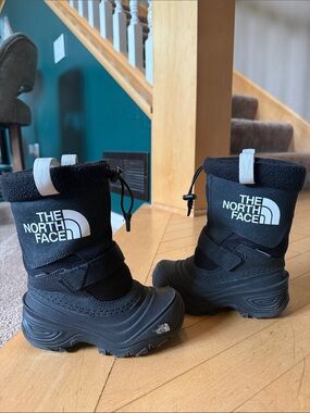 The North Face Kids Black Insulated Snow Boots